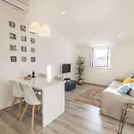 The Nest At Mouraria Апартаменты *