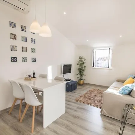 The Nest At Mouraria Apartament *